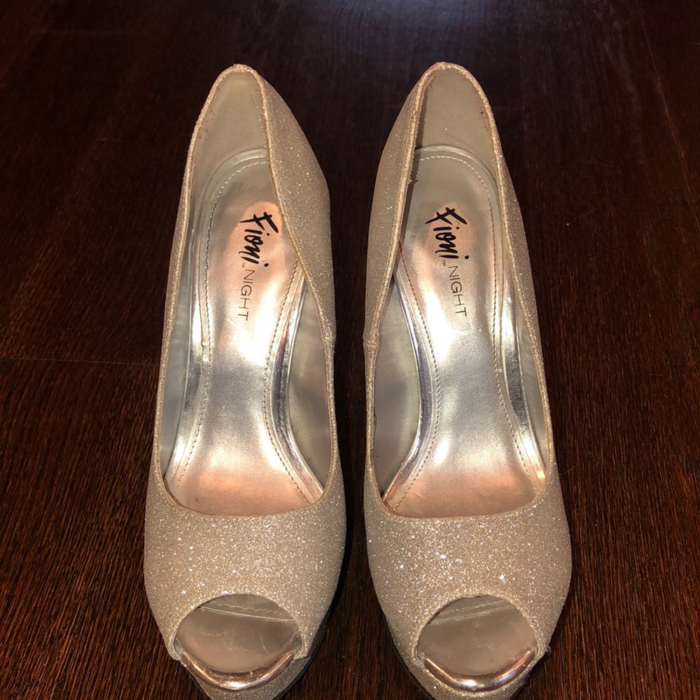 Size 7 fioni night heels